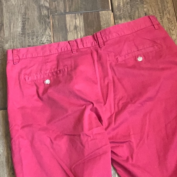 Men’s flat front khaki red shorts. - Picture 2 of 3
